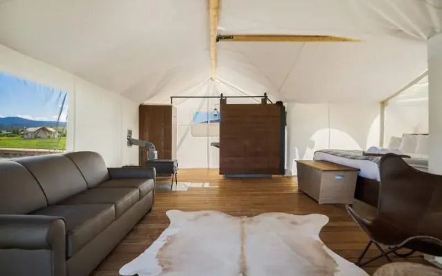 Under Canvas Mount Rushmore