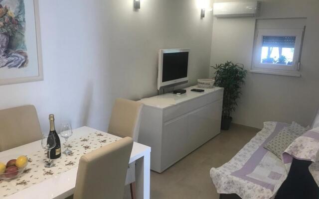 Holiday house Nadi - cosy & quiet: Milna (Brac), Island Brac