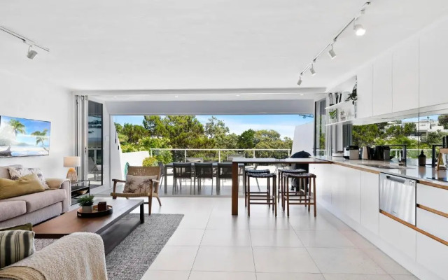 Noosa Views 3 Noosa Drive 33