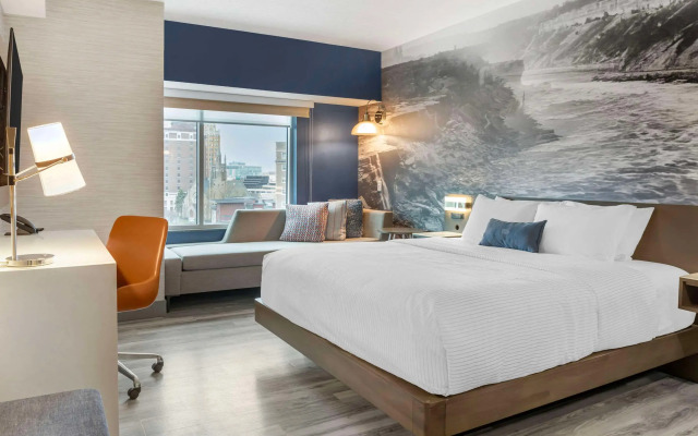Cambria Hotel Niagara Falls
