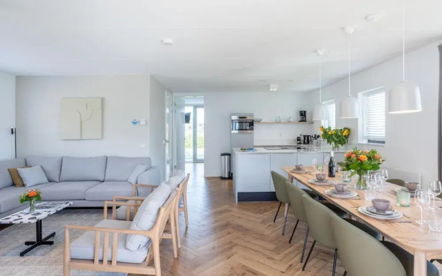 Spacious Villa on the North Sea