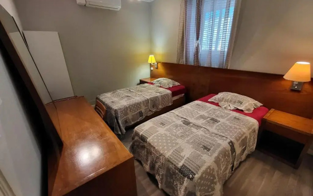Hostel Seven Hills