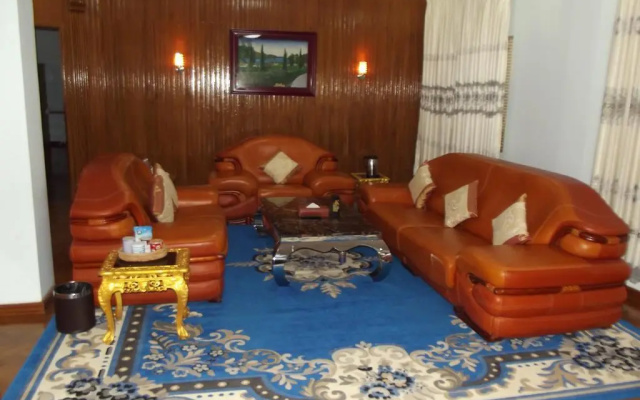 Famous Parami Hotel