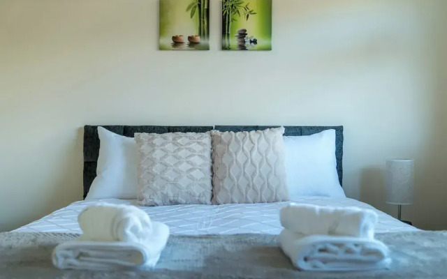 Redhill Retreat - Cozy 2 Bedroom Apartment