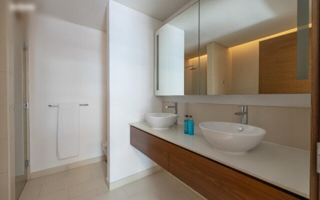 7 Min to Beach 2 BR City Walk