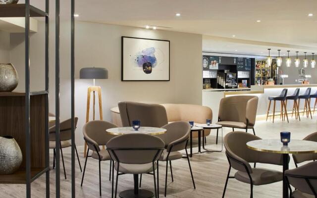 Courtyard by Marriott London Heathrow Airport