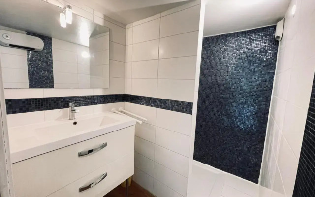 Beautiful Duplex Near Downtown