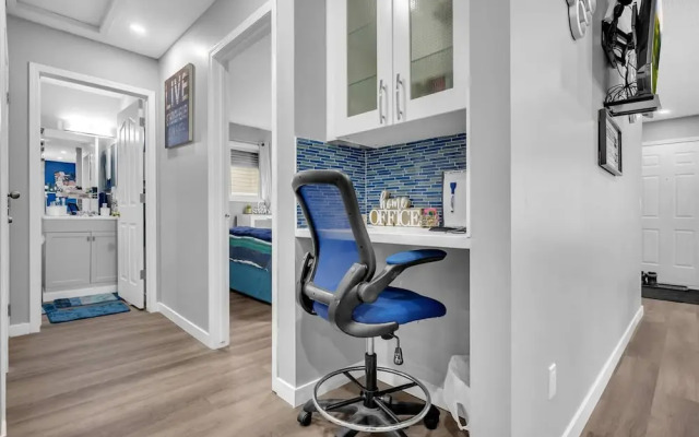 240 Spacious Modern Home w AC