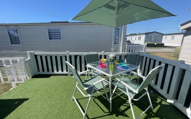 27 Tower View Pevensey Bay Holiday Park Beach