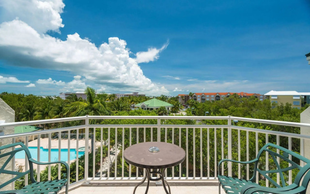 Sunrise Suites Resort