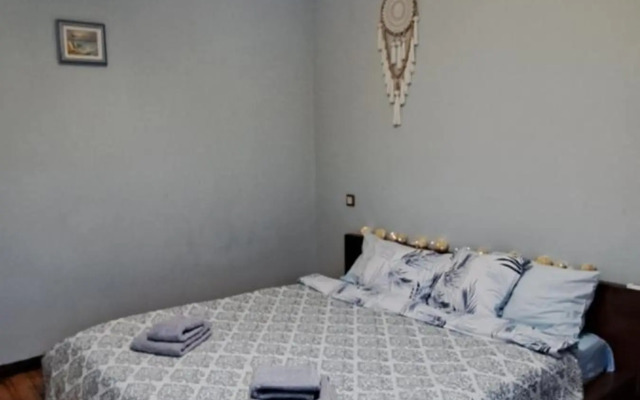 Top Central 2 Bedroom Apartment next to NDK