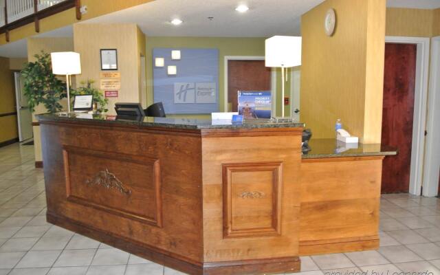 Country Inn & Suites by Radisson, Dahlgren-King George, VA