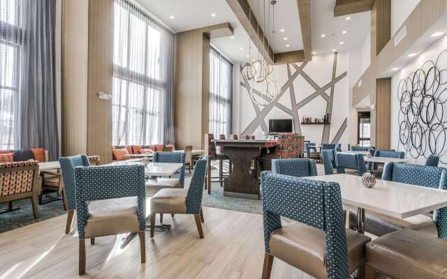 Hampton Inn & Suites North Dallas Central Expy