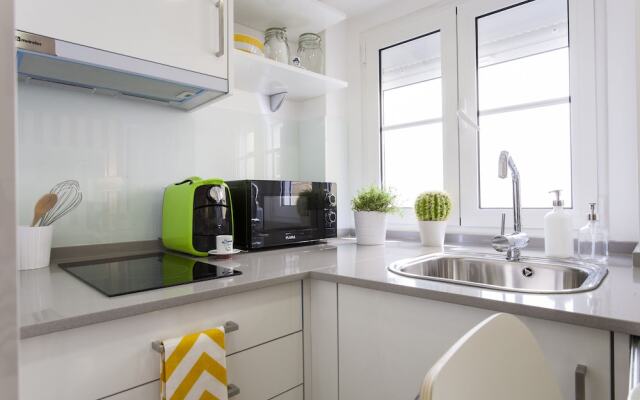 ALTIDO Trendy chic studio in Alfama, 4mins to Santo Estêvão Belvedere viewpoint