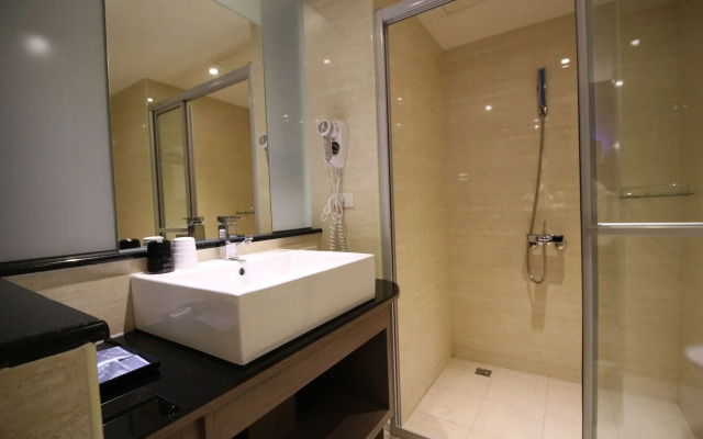 J Hotel
