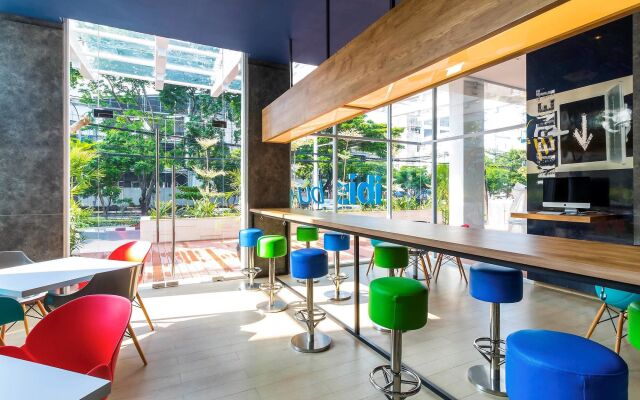 Deka Hotel Surabaya HR Muhammad