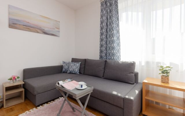 Warsaw Ursynow Studio by Renters