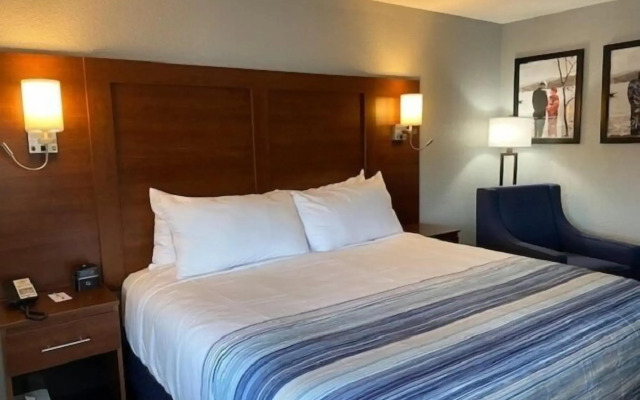 AmericInn by Wyndham Williamsburg