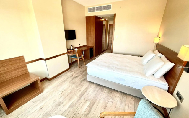 Turkmen Riverside Hotel