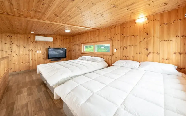 Boryeong Hiddenvillage Dokchae Poolvilla