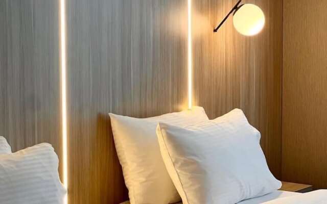 Royal Mass Airport Business Hotel