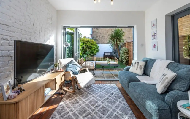 Stylish River Apartment - West Putney Embankment