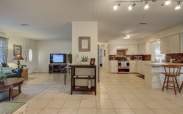 Peaceful Egret Pool Home in Venice