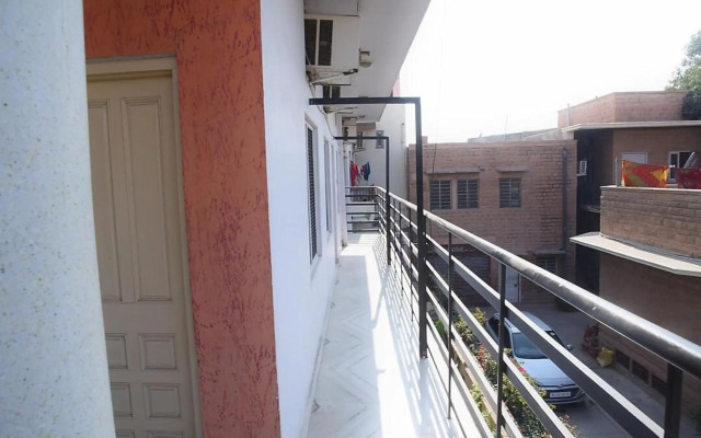 Rukkmani Guest House