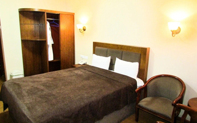Hotel Street63