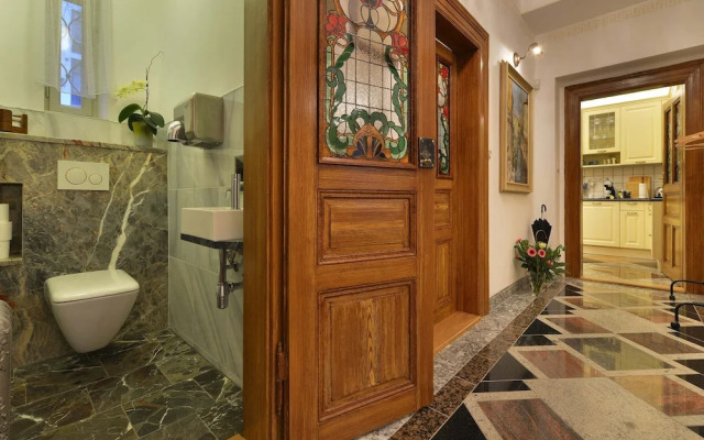 Luxurious Apartment Near River in Cezch Republic