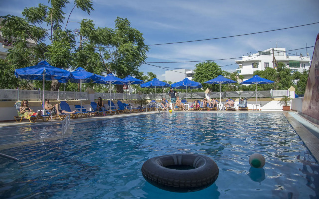 Erato Studios & Apartments