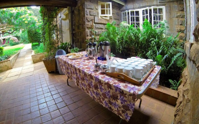 Amani Gardens Inn
