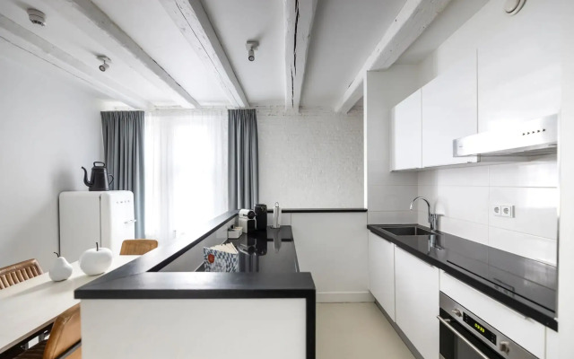 YAYS Amsterdam Salthouse Canal by Numa