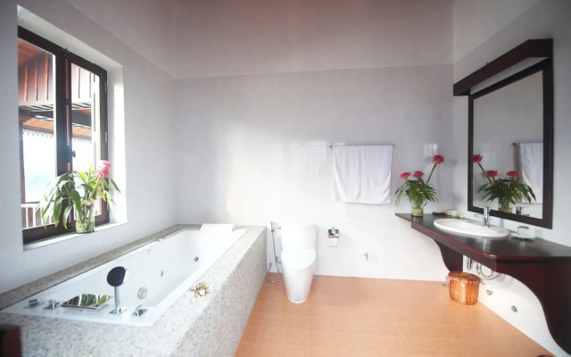 Nam Ou Riverside Hotel & Resort