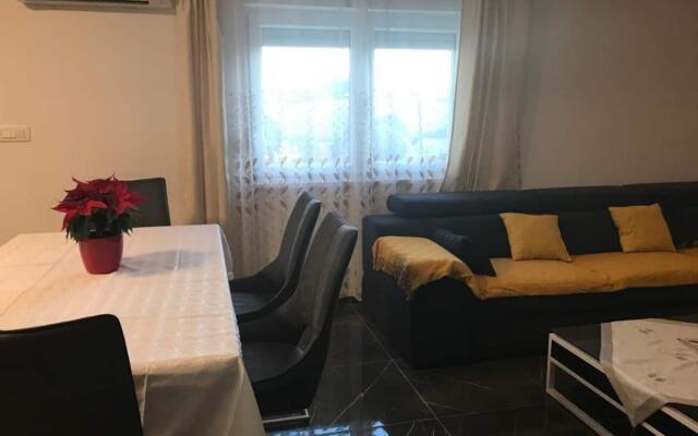 Zdene - private pool - A2(6)