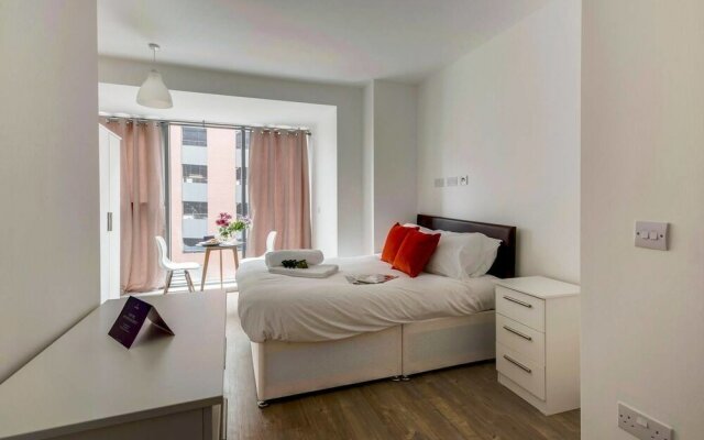 Central Liverpool Studio For 2 Guests!