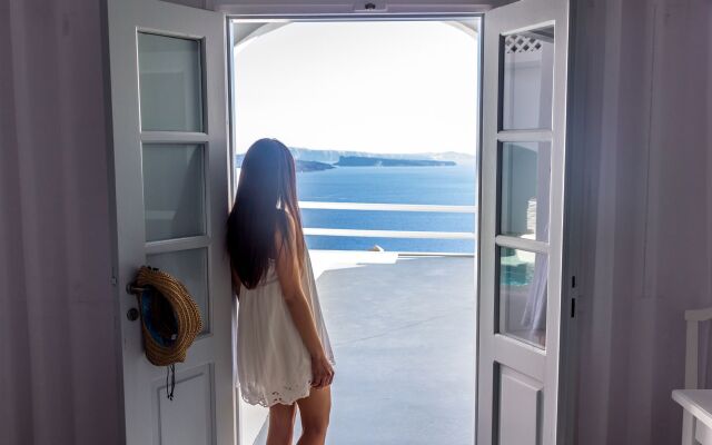 Oia Suites