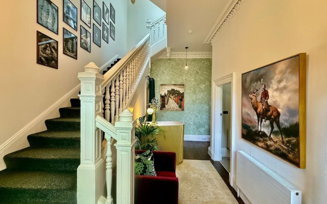 Scot Townhouse