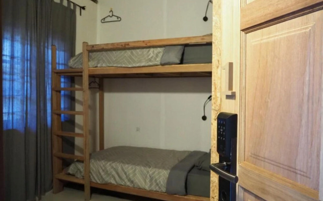 SPOT ON 90746 Vspace Guesthouse & Cafe