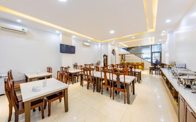 Homey Hotel