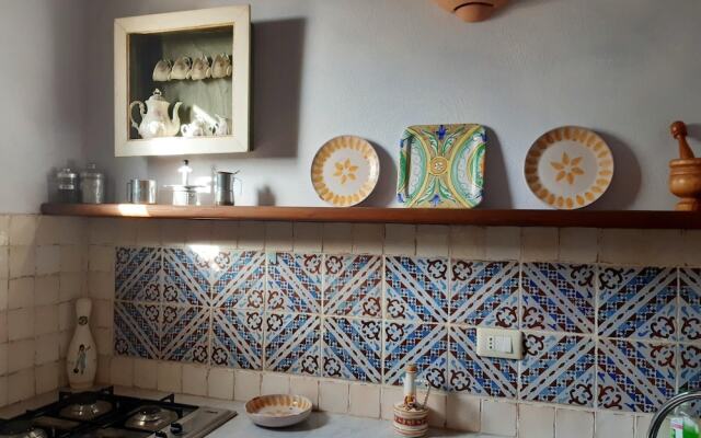 House With 5 Bedrooms in Sciacca, With Furnished Garden - 1 km From th