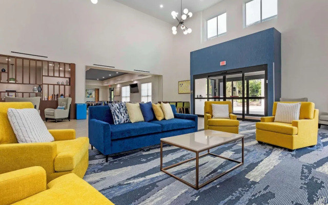 Comfort Inn & Suites Huntsville Near University