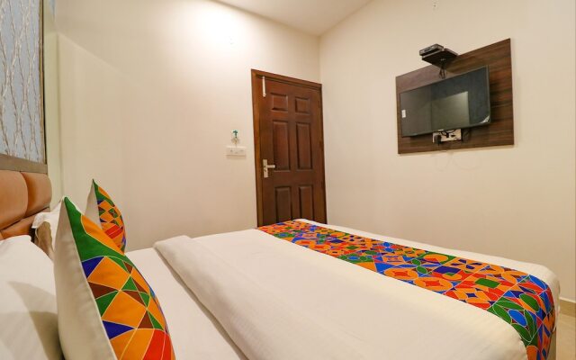 Fabhotel California Heights