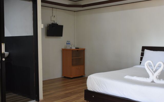 Pak Nam Resort