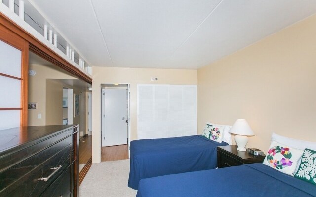 Fully Furnished Ilikai Tower 525 Condo With Free Wifi, Near Best Waikiki Beaches! by RedAwning