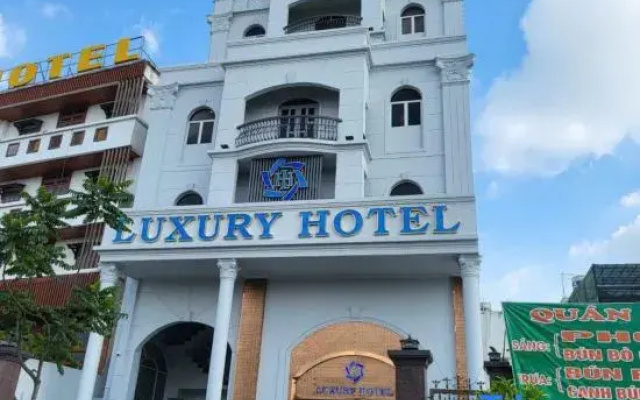 LUXURY Hotel Pham Van Dong