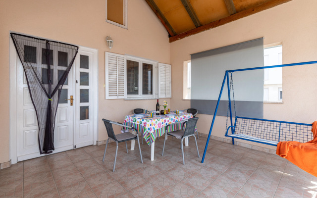 Beach Apartment Alenka Yellow