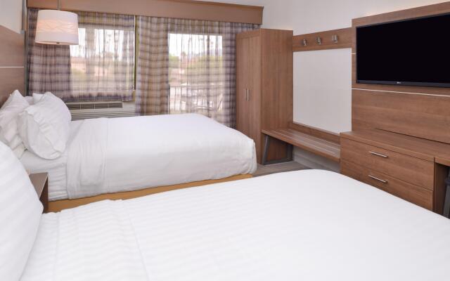 Holiday Inn Express Palm-Desert by IHG