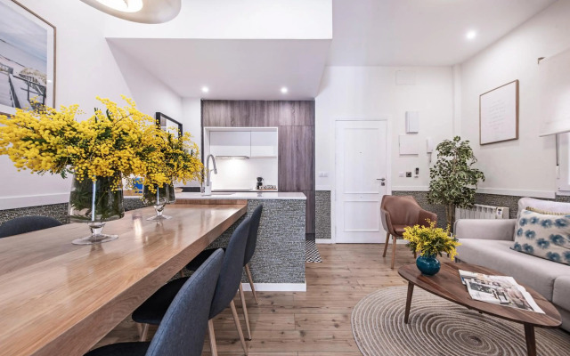 Stunning & Bright 2BD 2BTH – CITY CENTER -GRAN VIA