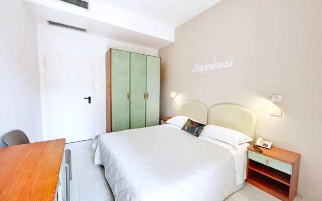 Aura Living Hotel